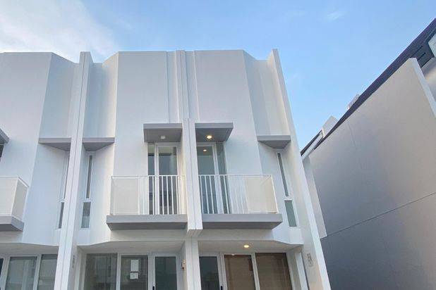 Rumah 3 Lantai Di Bsd Tangerang 3x10 Siap Huni Ada Furnishnya