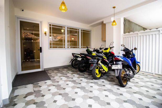 Kost 4 Lantai Furnish di Gajah Mada Jakarta Pusat
