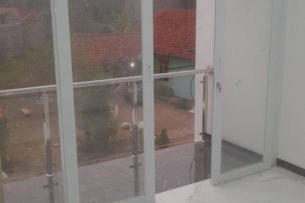 Rumah 2 Lantai 4 Kamar Tidur Siap Huni Di Bekasi Dekat Tol