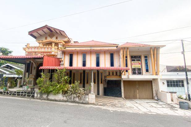 Rumah 3 Lantai Sudah Renovasi di Tiban Indah Permai, Batam