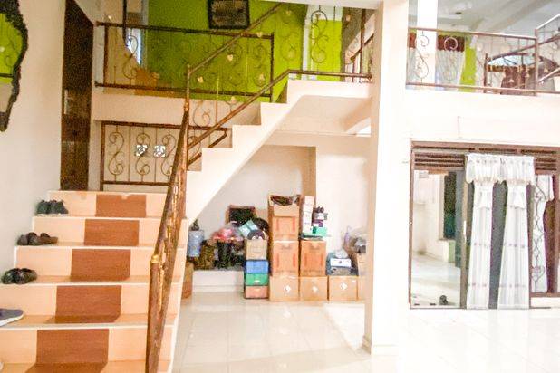Rumah 3 Lantai Sudah Renovasi di Tiban Indah Permai, Batam