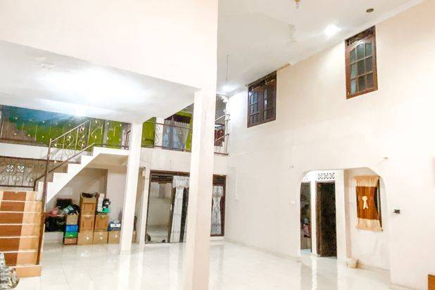 Rumah 3 Lantai Sudah Renovasi di Tiban Indah Permai, Batam