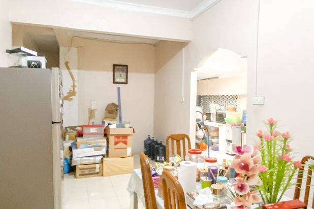 Rumah 3 Lantai Sudah Renovasi di Tiban Indah Permai, Batam