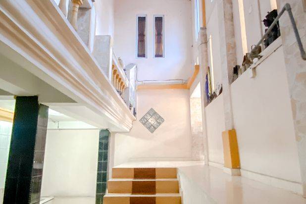 Rumah 3 Lantai Sudah Renovasi di Tiban Indah Permai, Batam