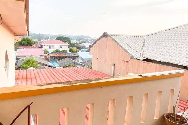 Rumah 3 Lantai Sudah Renovasi di Tiban Indah Permai, Batam