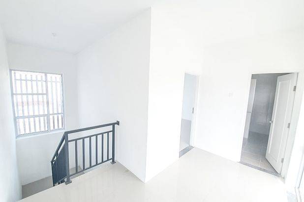 Rumah 2 Lantai Baru Unfurnished HGB di Grand Maganda, Batam