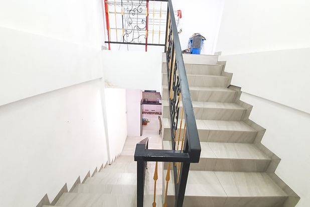 Rumah 2 Lantai Sudah Renovasi Furnished di Tiban Indah, Batam