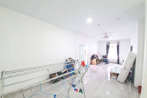 Rumah 2 Lantai Sudah Renovasi Furnished di Tiban Indah, Batam