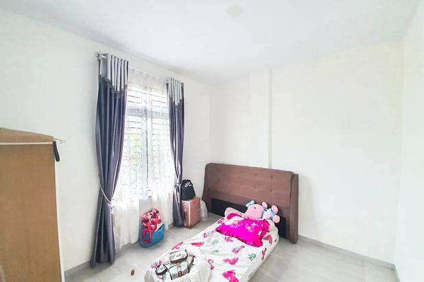 Rumah 2 Lantai Sudah Renovasi Furnished di Tiban Indah, Batam