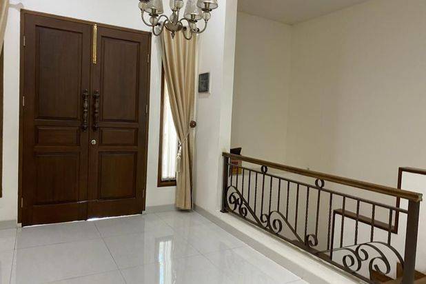Rumah siap huni di Puspita Loka BSD dekat Al Azhar & Taman kota