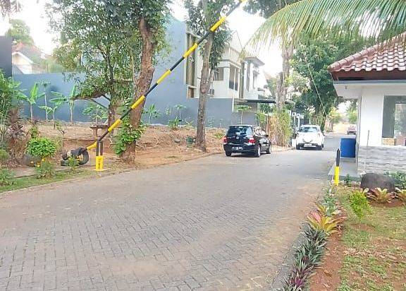 Kavling ngantong di Puspita Loka BSD dekat sekolah Al Azhar