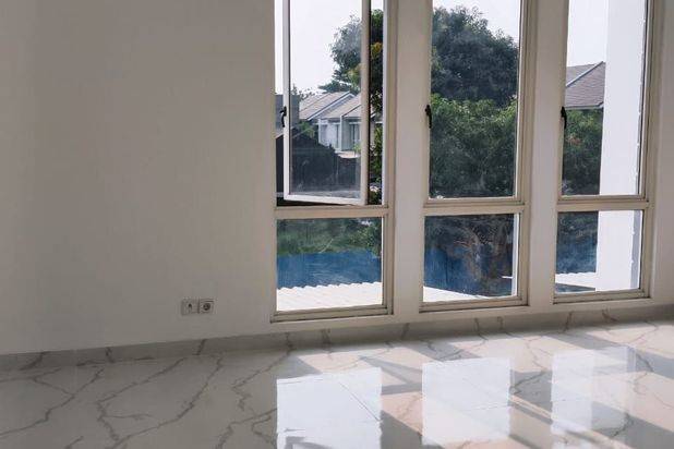 Rumah rapi siap huni Alam Sutera dekat St.Laurencia akses mudah