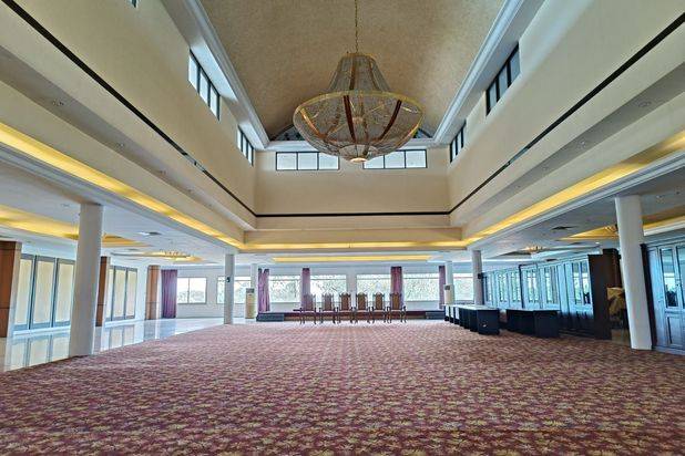 Gedung serbaguna akses mudah, parkiran luas, siap pakai di Bogor