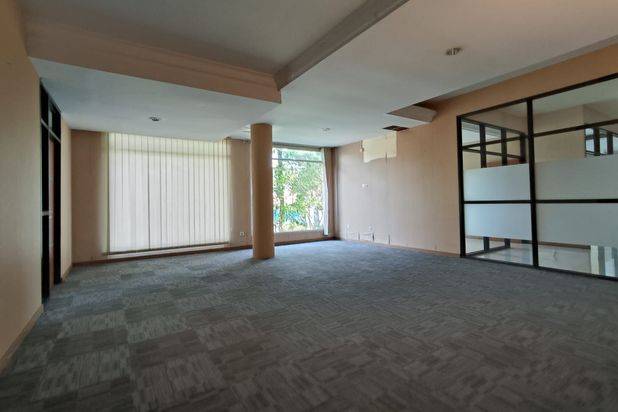 Gedung serbaguna akses mudah, parkiran luas, siap pakai di Bogor