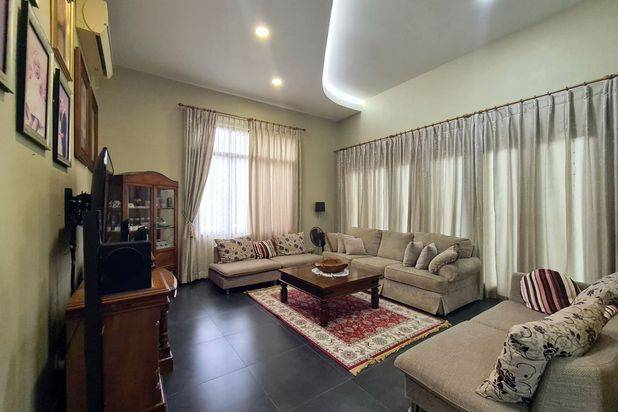 Dijual Rumah Mewah View Lapangan Golf Dan Danau di Batam