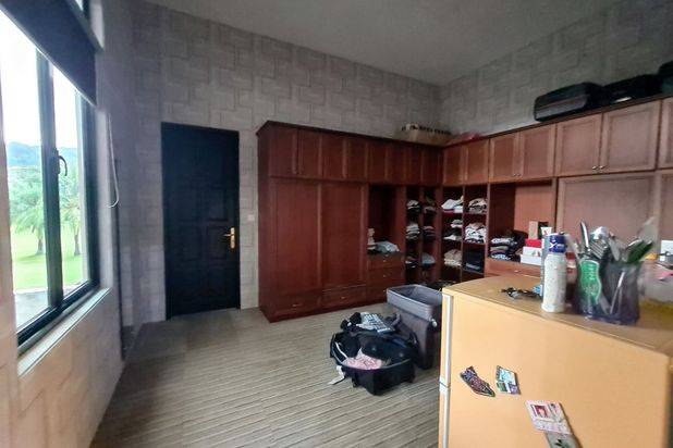 Dijual Rumah Mewah View Lapangan Golf Dan Danau di Batam
