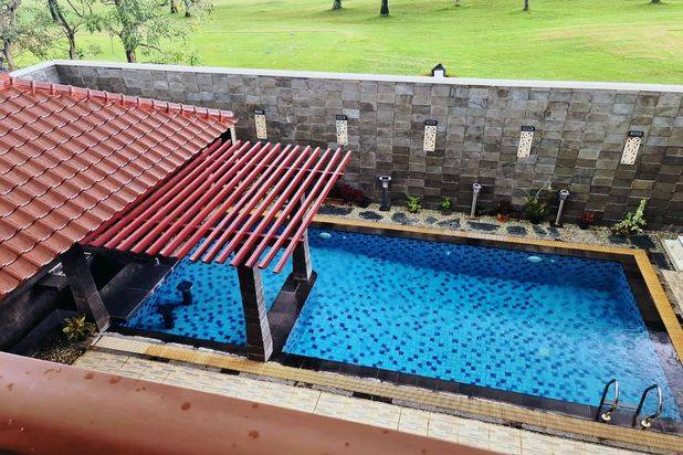 Dijual Rumah Mewah View Lapangan Golf Dan Danau di Batam