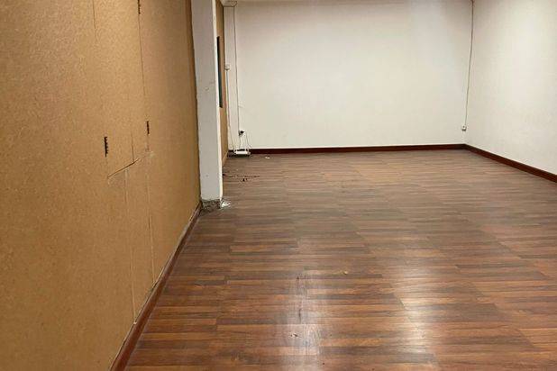 Jual cepat Ruko Murah siap huni 4,5 Lantai di jl.Ahmad Yani Cicadas Bandung.jarang ada,bagus Cck U/ kantor/ usaha