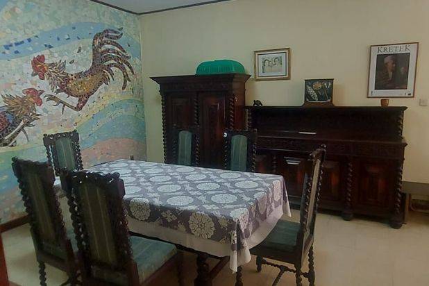 Jual cepat Rumah antik lokasi pusat kota Bandung Sayap Riau ,dkt taman Pramuka Bengawan,jarang ad tanah luas