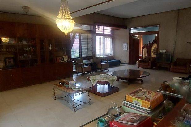 Jual cepat Rumah antik lokasi pusat kota Bandung Sayap Riau ,dkt taman Pramuka Bengawan,jarang ad tanah luas