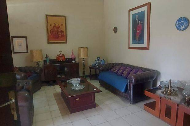 Jual cepat Rumah antik lokasi pusat kota Bandung Sayap Riau ,dkt taman Pramuka Bengawan,jarang ad tanah luas