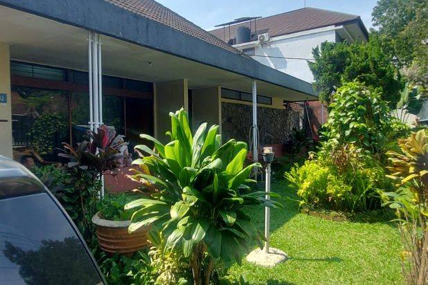 Jual cepat Rumah antik lokasi pusat kota Bandung Sayap Riau ,dkt taman Pramuka Bengawan,jarang ad tanah luas