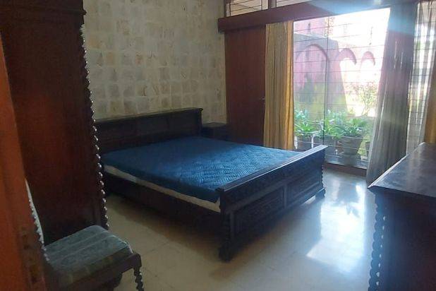 Jual cepat Rumah antik lokasi pusat kota Bandung Sayap Riau ,dkt taman Pramuka Bengawan,jarang ad tanah luas
