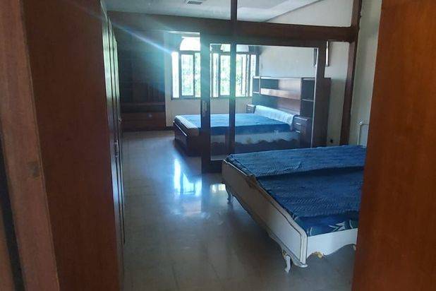 Jual cepat Rumah antik lokasi pusat kota Bandung Sayap Riau ,dkt taman Pramuka Bengawan,jarang ad tanah luas