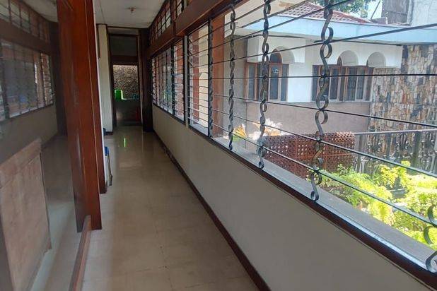 Jual cepat Rumah antik lokasi pusat kota Bandung Sayap Riau ,dkt taman Pramuka Bengawan,jarang ad tanah luas