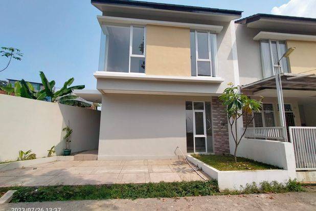 Jual cepat Rumah Baru Margahayu Metro MIM termurah jarang ada harga discont 800 jutaan ! Ready desain minimalis 2 Lt,cantik ada taman belakang