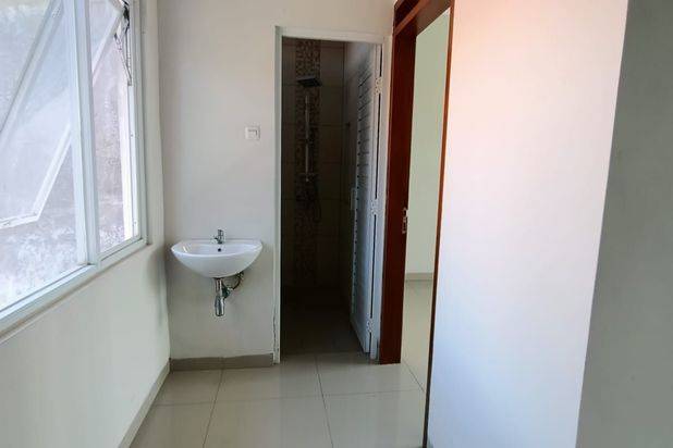 Jual cepat Rumah Baru Margahayu Metro MIM termurah jarang ada harga discont 800 jutaan ! Ready desain minimalis 2 Lt,cantik ada taman belakang
