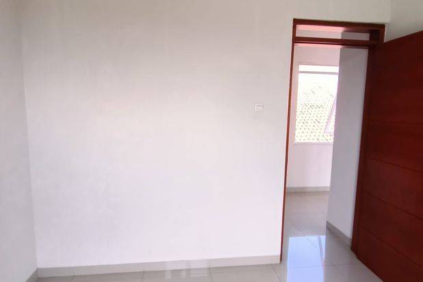 Jual cepat Rumah Baru Margahayu Metro MIM termurah jarang ada harga discont 800 jutaan ! Ready desain minimalis 2 Lt,cantik ada taman belakang