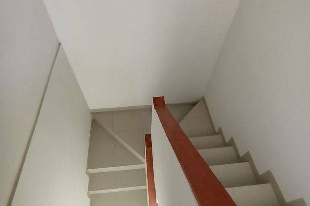 Jual cepat Rumah Baru Margahayu Metro MIM termurah jarang ada harga discont 800 jutaan ! Ready desain minimalis 2 Lt,cantik ada taman belakang