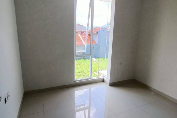 Jual cepat Rumah Baru Margahayu Metro MIM termurah jarang ada harga discont 800 jutaan ! Ready desain minimalis 2 Lt,cantik ada taman belakang