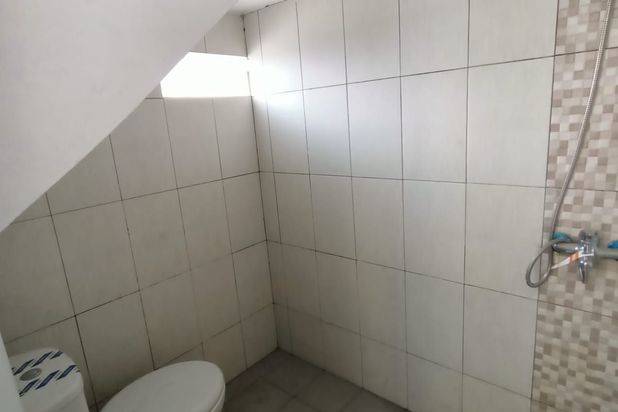 Jual cepat Rumah Baru Margahayu Metro MIM termurah jarang ada harga discont 800 jutaan ! Ready desain minimalis 2 Lt,cantik ada taman belakang