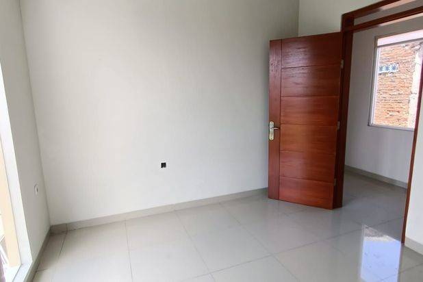 Jual cepat Rumah Baru Margahayu Metro MIM termurah jarang ada harga discont 800 jutaan ! Ready desain minimalis 2 Lt,cantik ada taman belakang