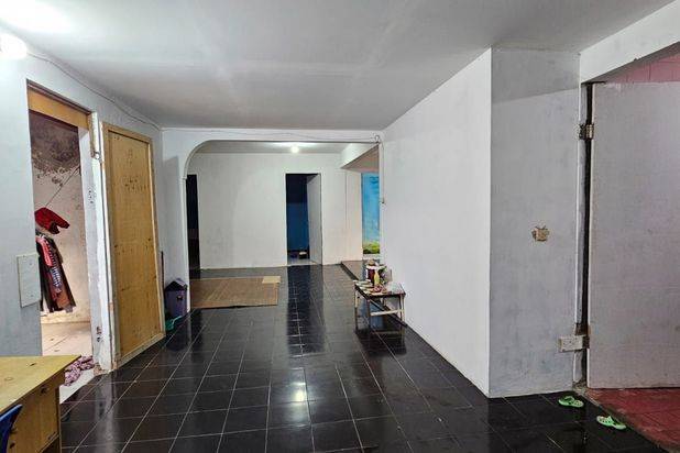 Jual cepat Rumah Murah 2 Lt luas di Gegerkalong dkt KPAD UPI pondok hijau setiabudi jarang ada .lokasi strategis rumah klasik
