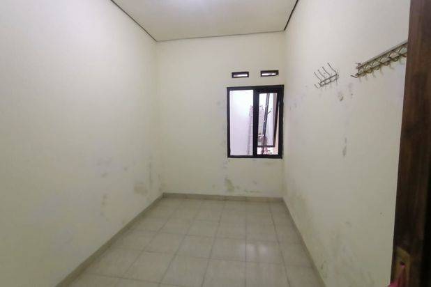 Jual cepat Rumah Murah 2 Lt luas di Gegerkalong dkt KPAD UPI pondok hijau setiabudi jarang ada .lokasi strategis rumah klasik