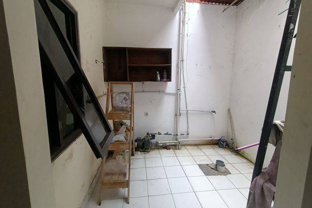 Jual cepat Rumah Murah 2 Lt luas di Gegerkalong dkt KPAD UPI pondok hijau setiabudi jarang ada .lokasi strategis rumah klasik