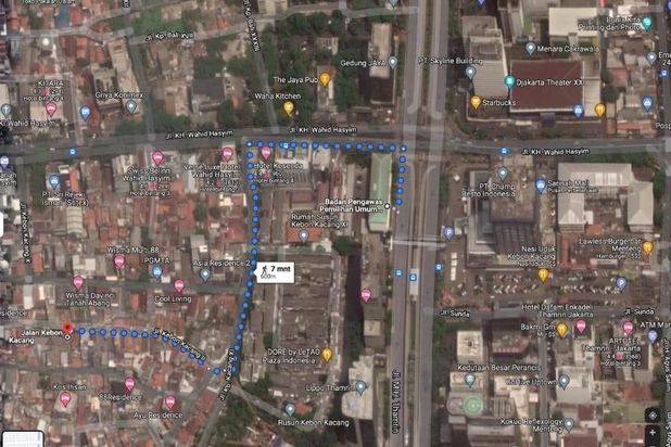 Jual cepat Rumah lama hitung tanah saja Kebon kacang ,Tanah Abang Jakarta pusat dkt Thamrin.jarang ada Beli Tanah Bonus Bangunan dkt Thamrin tanah Abang ,
