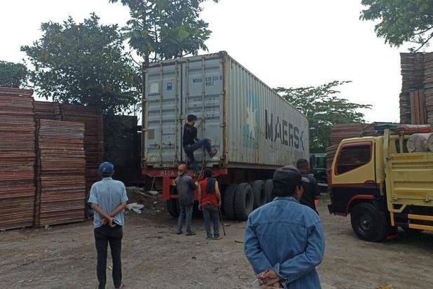 Di jual cepat cepat Gudang Aktif,Bangunan kantor ,Mess karyawan Kawasan industri Cimahi Cibeber leuwigajah.lokasu strategis