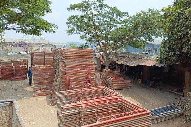 Di jual cepat cepat Gudang Aktif,Bangunan kantor ,Mess karyawan Kawasan industri Cimahi Cibeber leuwigajah.lokasu strategis