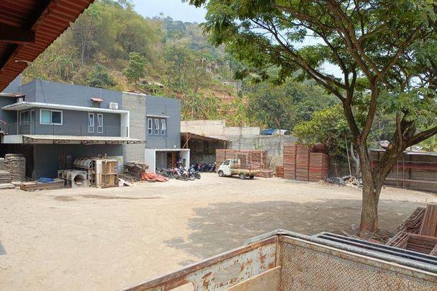 Di jual cepat cepat Gudang Aktif,Bangunan kantor ,Mess karyawan Kawasan industri Cimahi Cibeber leuwigajah.lokasu strategis