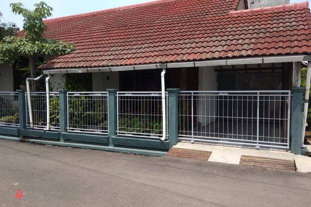 Jual cepat Rumah komplek Margahayu permai ,Margaasih Kopo jarang ada harga 1 M an,tanah luas siap huni,bangunan kokoh desain klasik modern