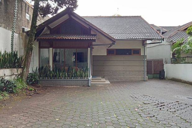 Di jual Rumah Murah lokasi elit pusat kota luas Sayap Cipaganti Pasteur sukajadi Cck U/Kantor/ Mess/kosan.jarang ada jual murah