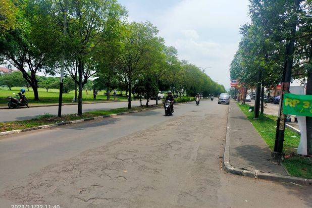 Di jual Cepat Ruko3 Lantai Murah ,kokoh Mainroad komplek Batununggal Indah ,jarang ada lokasi trategis Cck U/ usaha