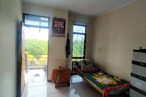 Di jual Cepat Ruko3 Lantai Murah ,kokoh Mainroad komplek Batununggal Indah ,jarang ada lokasi trategis Cck U/ usaha