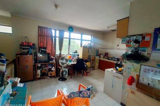 Di jual Cepat Ruko3 Lantai Murah ,kokoh Mainroad komplek Batununggal Indah ,jarang ada lokasi trategis Cck U/ usaha