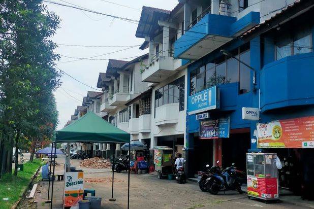 Di jual Cepat Ruko3 Lantai Murah ,kokoh Mainroad komplek Batununggal Indah ,jarang ada lokasi trategis Cck U/ usaha