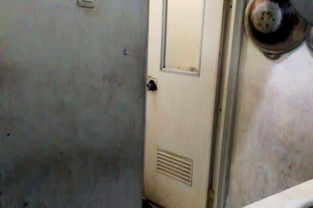 Di jual Cepat Ruko3 Lantai Murah ,kokoh Mainroad komplek Batununggal Indah ,jarang ada lokasi trategis Cck U/ usaha